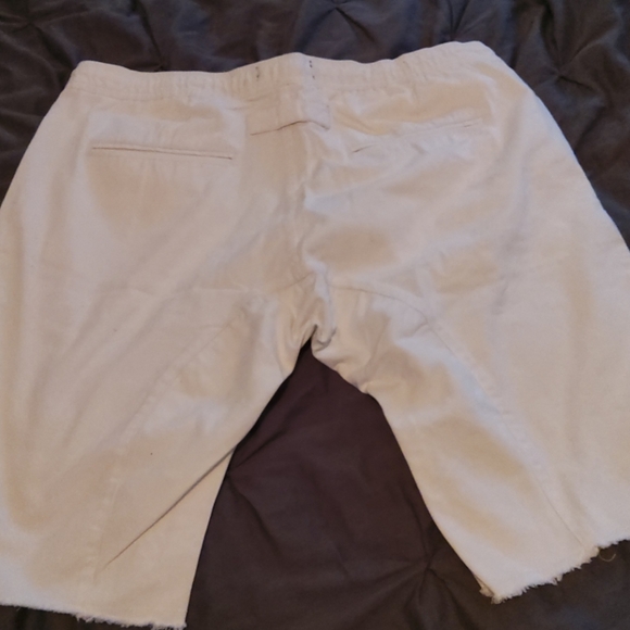 Shorts - Picture 4 of 4